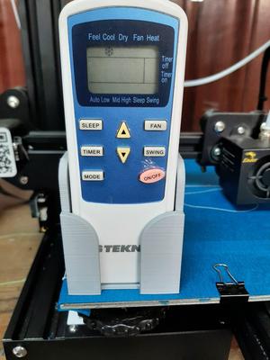 Control holder for air conditioning.