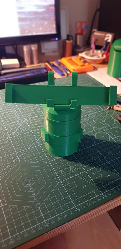 Clamp for holding an S8+ in the universal smartphone holder