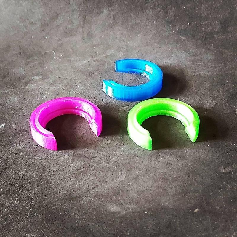 Adapter for loading glass bottles into growler loading sticks