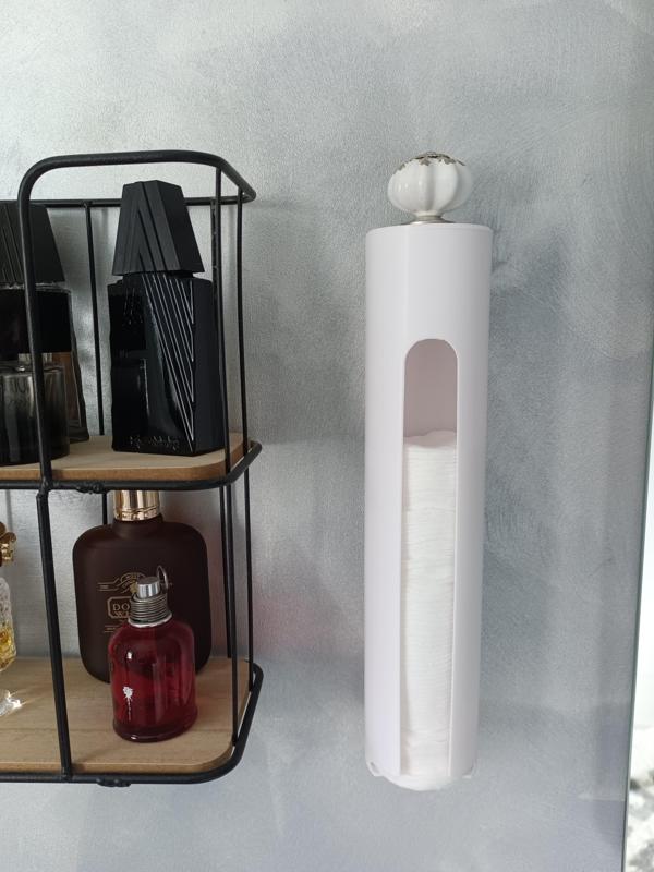 Cleansing pad dispenser