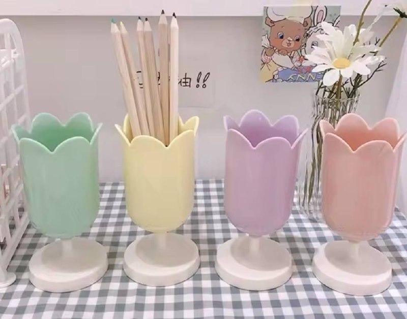 Flower style pencil holder