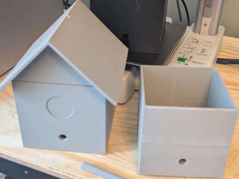 Birdhouse Geocache - Perch Pin 2.0