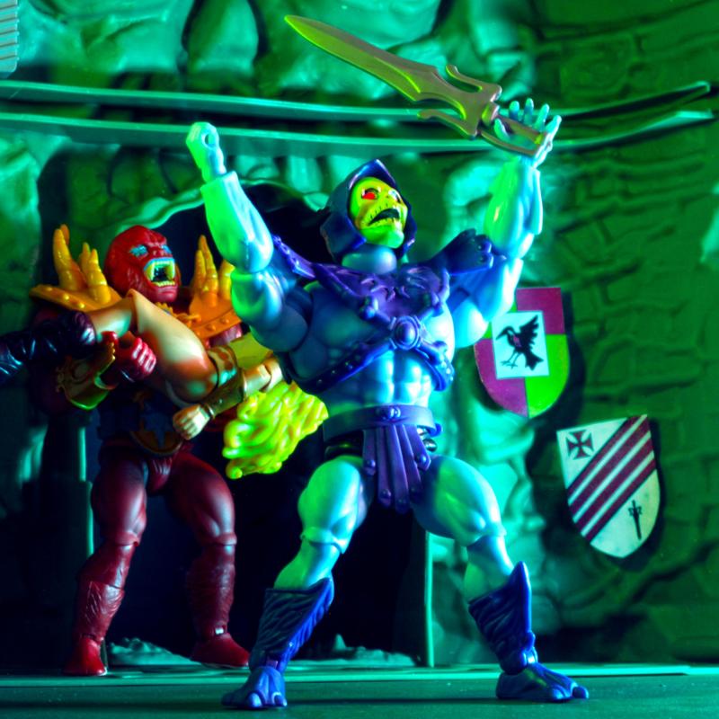 SHIELD GRAYSKULL CASTLE VINTAGE - MASTERS OF THE UNIVERSE - ORIGINS