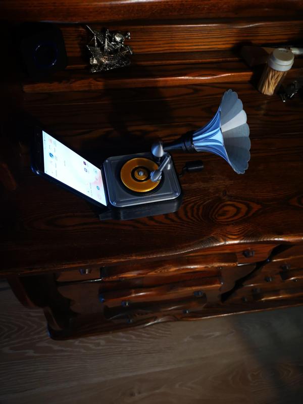 Gramophone mobile speacker/Amplifier