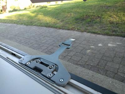 Window airing bracket