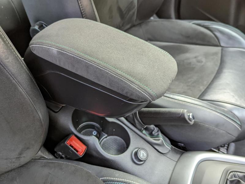 Alfa Romeo Giulietta Universal Armrest Adapter