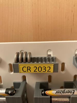 Ikea-Skadis Batterie-Halter CR2032