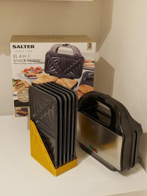 Holder for Salter XL 4-in-1 Snack Maker cooking plates