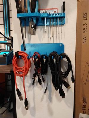Simple Cable Wall Storage