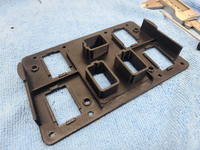 Land Rover Discovery II center console switch bracket