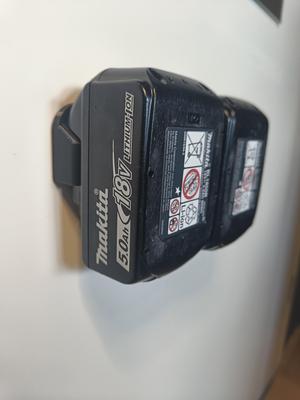 makita 18v battery holder