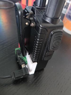 Yaesu FT-4X Battery Clip