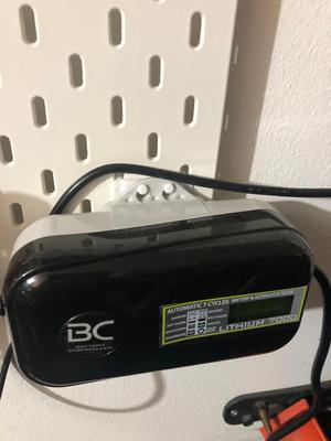 Skadis Amico Motorcycle Battery Charger Support