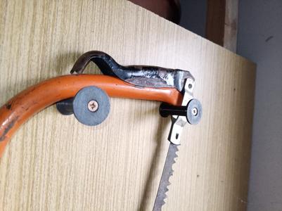 Garden saw holder - knob