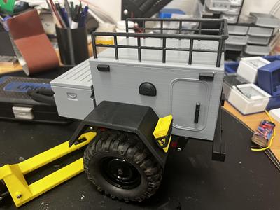 Rail for scale offroad trailer