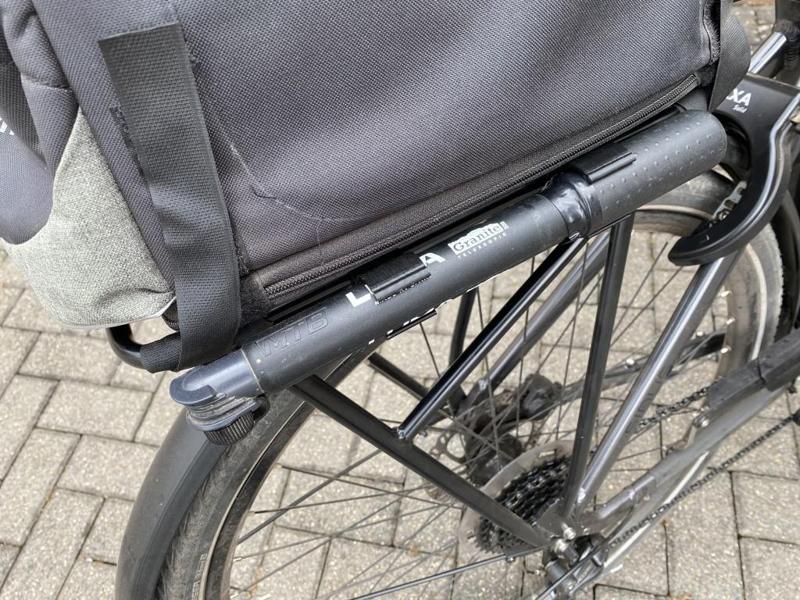 Bike Tire Airpump Holder (Fahrradpumpen-Halter)