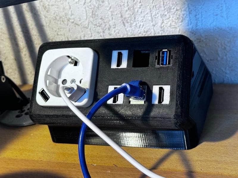 Busch Jäger Reflex SI und KEYSTONE Tischstaender dinges