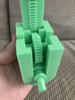 Adjustable table Elevating gear system