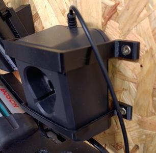 Bosch GAL12V20 wall mount