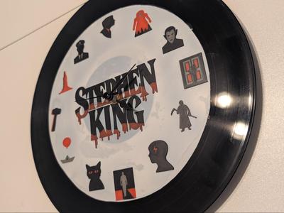 Stephen King Horror Clock – A Spooky Timepiece