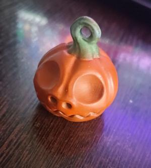halloween pumpkin keychain