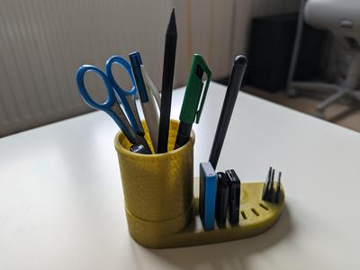 Desk organizer