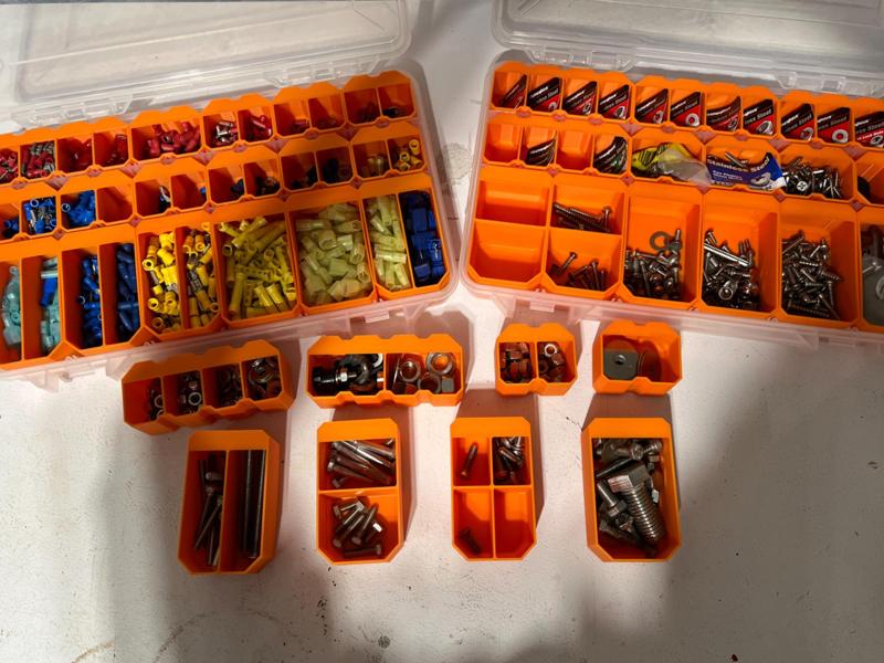 Plano 3750 / 3-28 prolatch parts bins