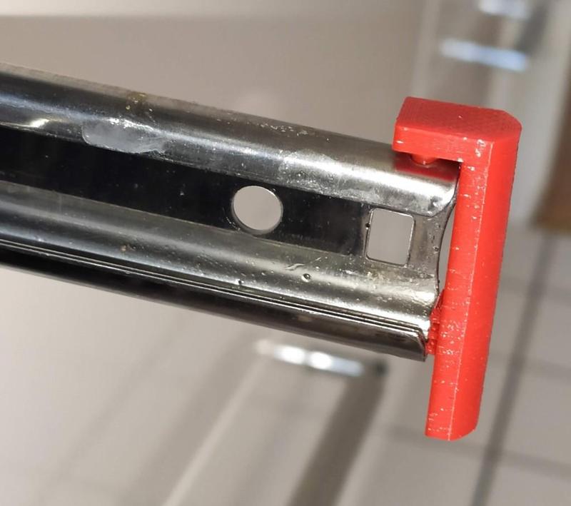 Amica Geschirrspüler / Dishwasher Schienenanschlagkappe - Hinten / Back