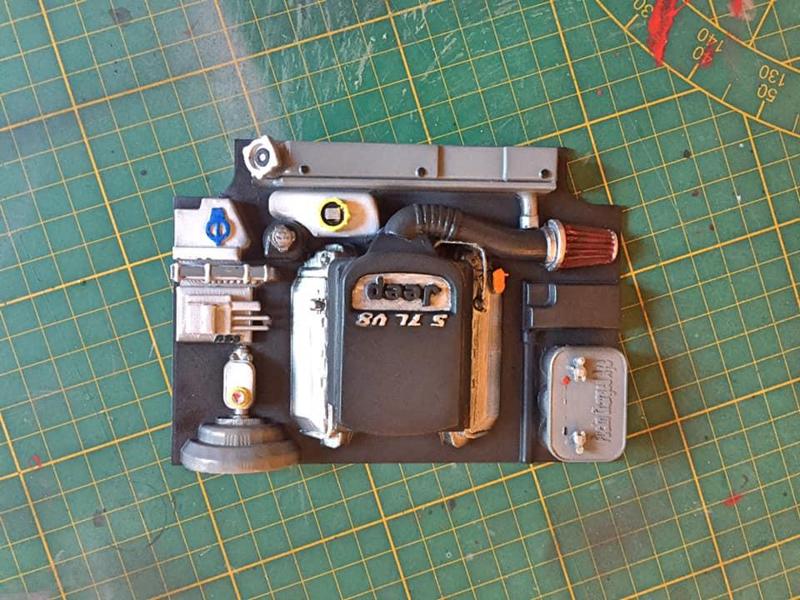 Engine Bay Jeep Rubicon 5HEMI 5.7)