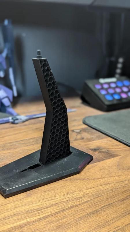 Gundam stand extended