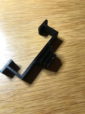 Bird water-tank holder