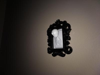 Skeleton privacy door pin and holder