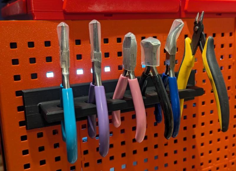 P1P Peg Board Pliers Rack