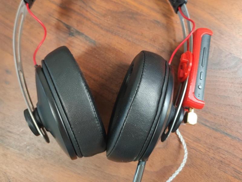 FiiO BTR5 Mount for Sennheiser Momentum (1st Generation)