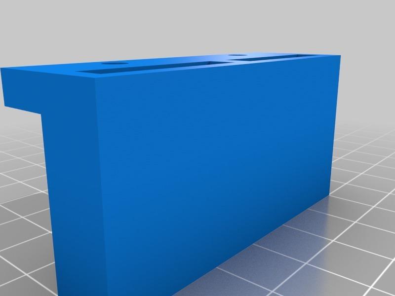 Magnetic door lock