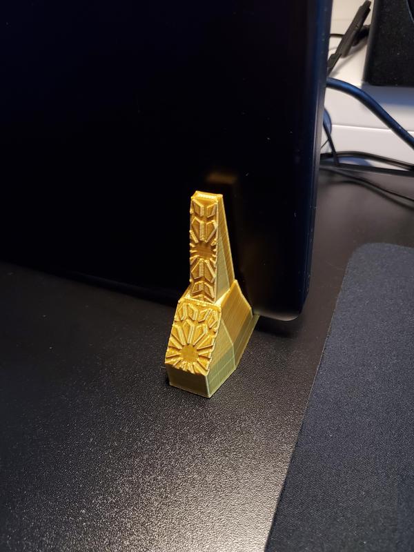 Arabic Pattern Vertical Laptop Stand GTA IV / GTA V