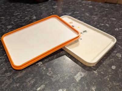 Wet palette with minimal lid