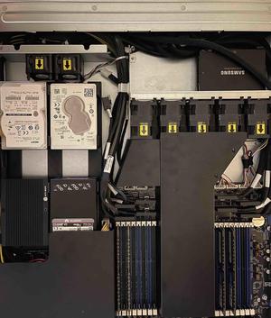 RS500A-E11-RS12U 1U X2 2.5 SSD,  X8 2.5 SAS CADDYS