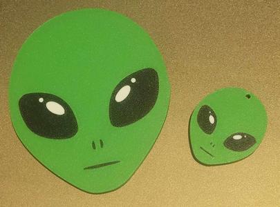 Adorable Alien Head Decal/Magnet and Keychain