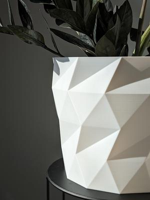 Decorative lowpoly pot