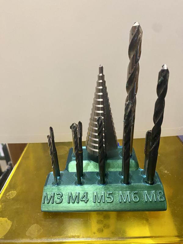 Bohrer Halter mit Stufenbohrer