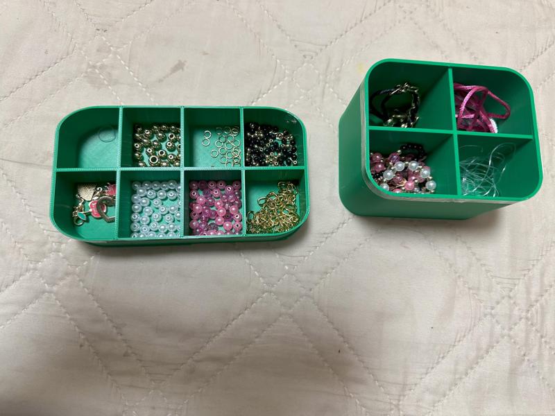 A box with 6 column