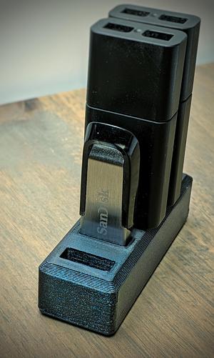 Simple 5x USB Stand