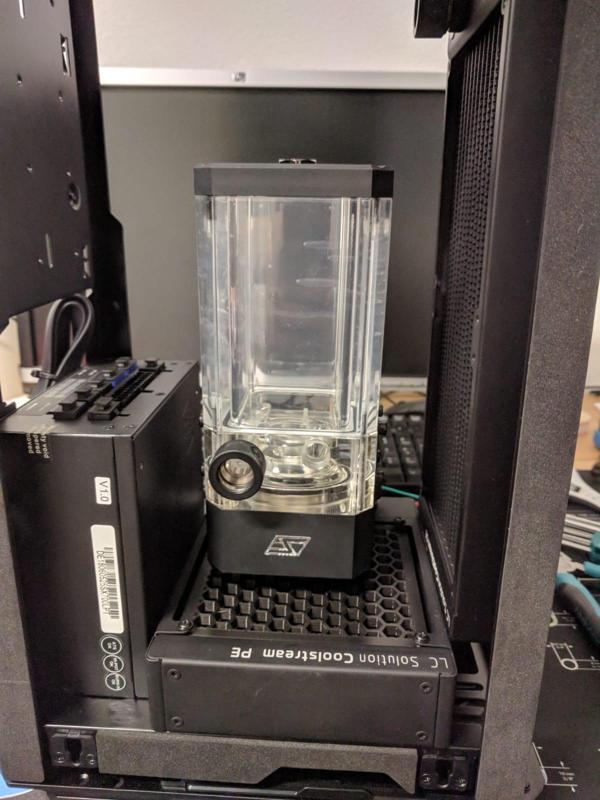 Honeycomb Pump Holder