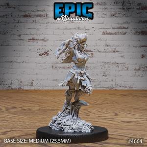 Orc Lady Adventurer Attack ‧ DnD Miniature ‧ Tabletop Miniatures ‧ Gaming Monster ‧ 3D Model ‧ RPG ‧ DnDminis ‧ STL FILE