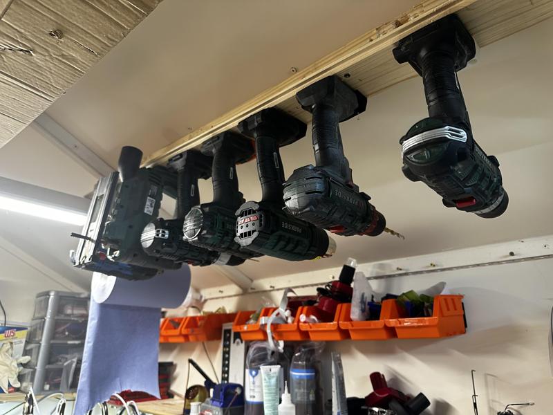 Parkside X20V ceiling tool mount