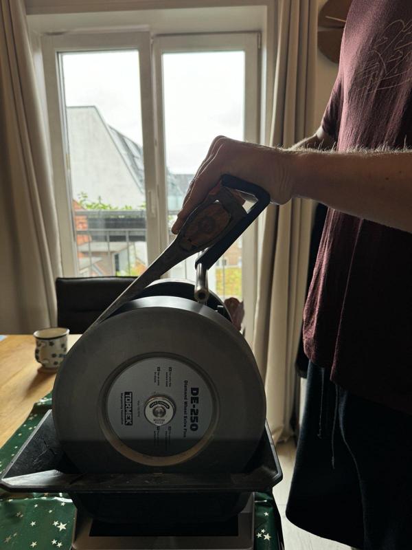 Axe Sharepening Jig for big axes on Tormek