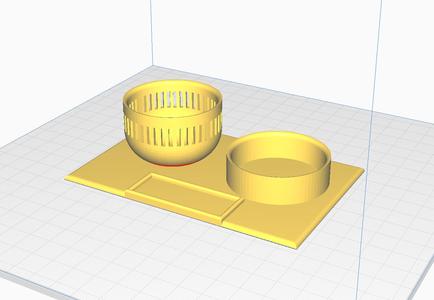 Eierbecher mit Lamellen und Eierschalen-Behälter