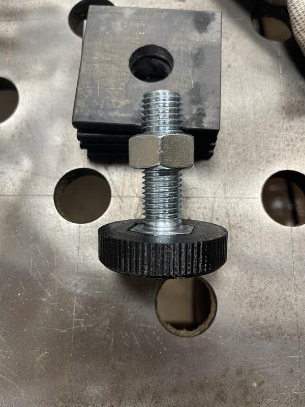 Verstellbarer Tischfuss