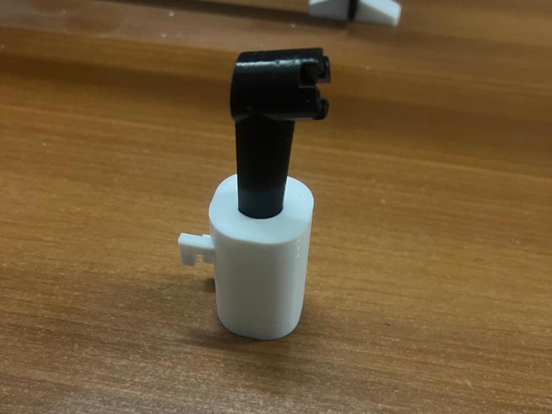 Skaris clip lever holder